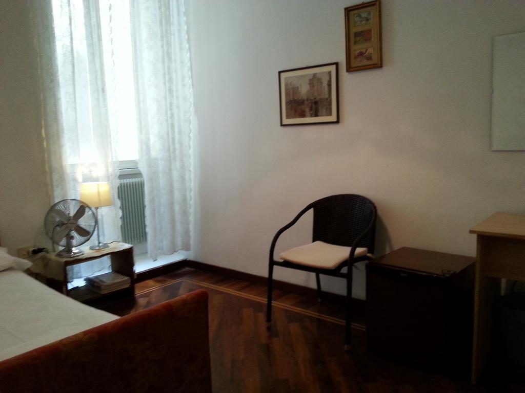 Hard Rock Rooms Rome Bilik gambar
