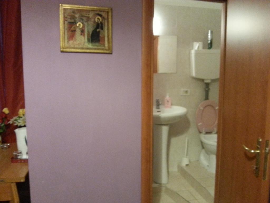 Hard Rock Rooms Rome Bilik gambar