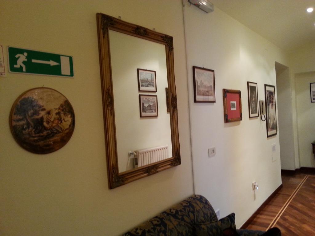 Hard Rock Rooms Rome Bilik gambar